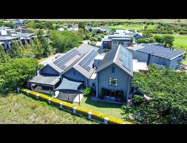 4 BEDROOM HOUSE FOR SALE IN COPPERLEAF ESTATE